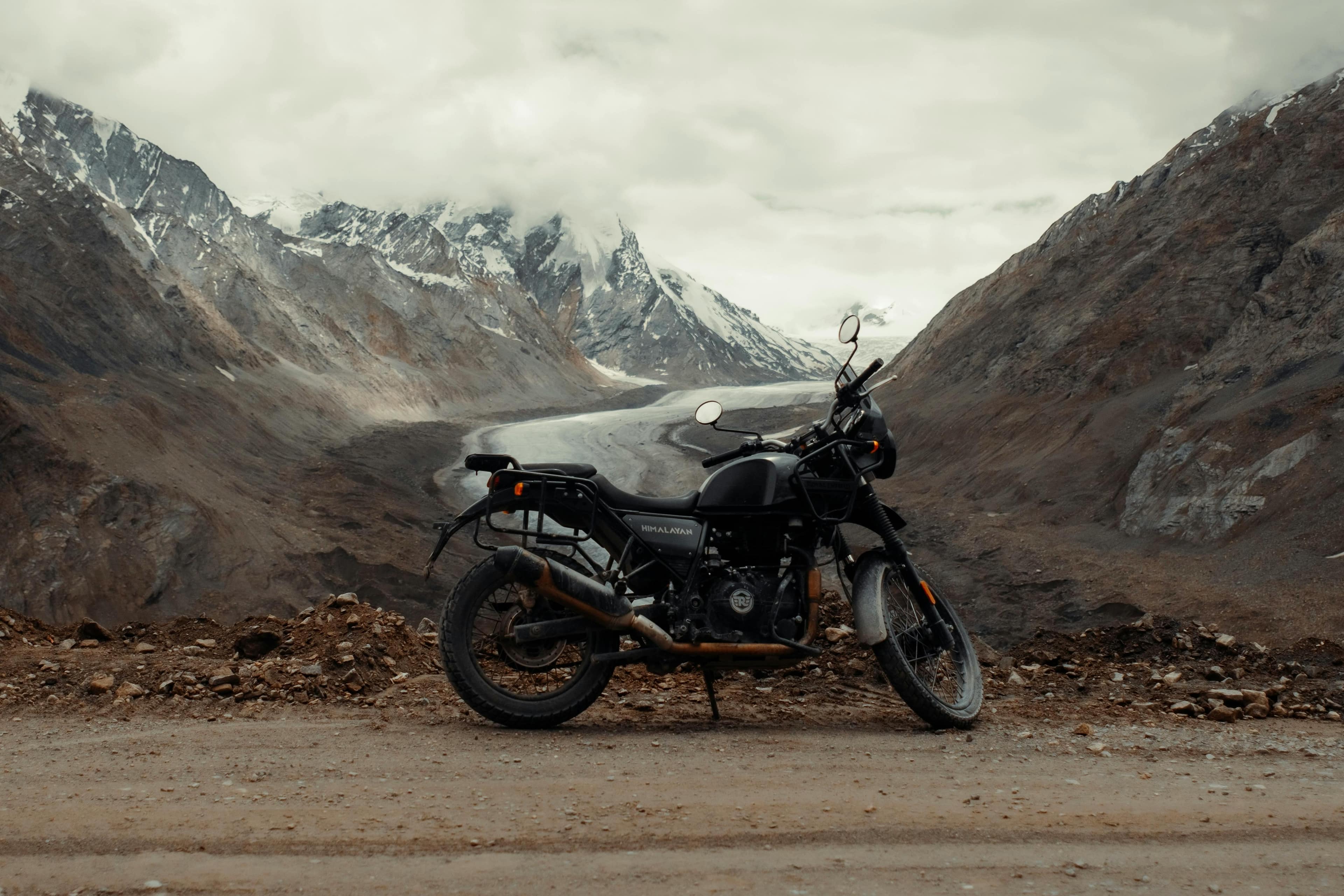 Himalayan 411 workshop services Motorcycle workshop and tools — Himalayan Moosa services hero